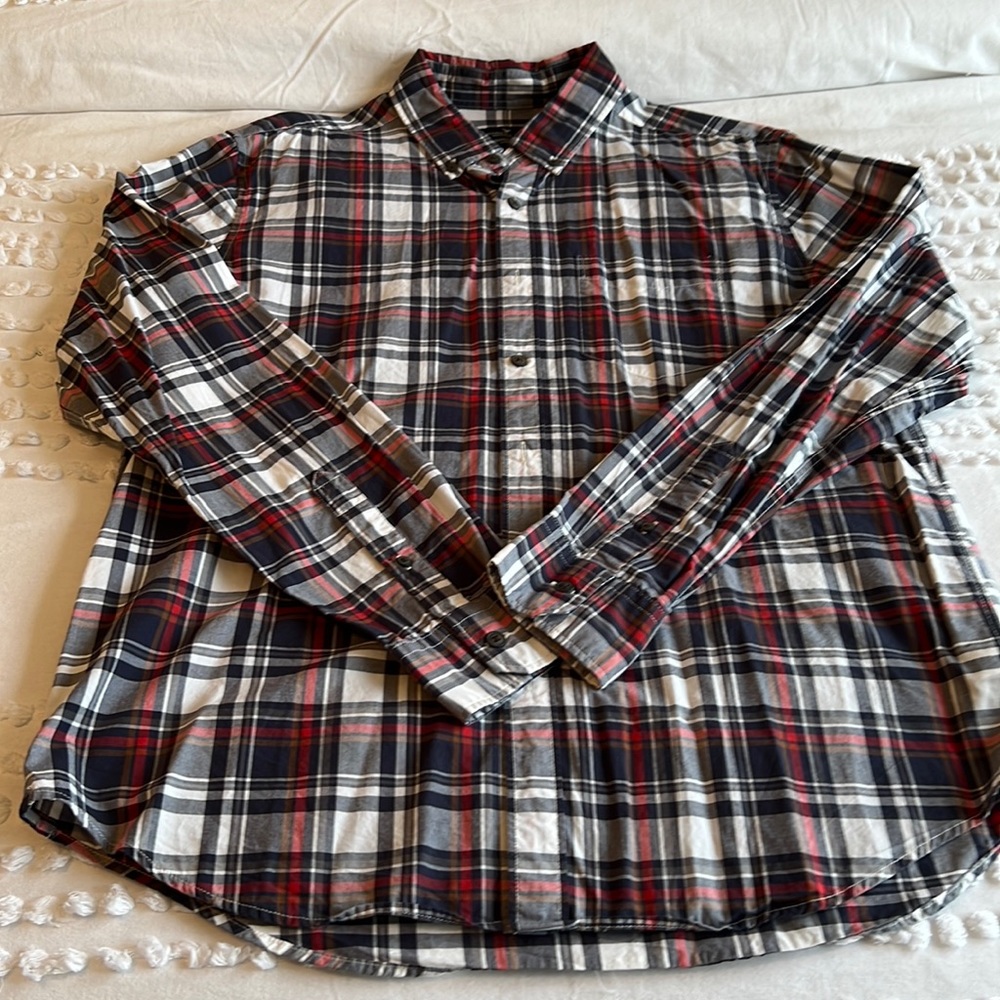 American Eagle outfitters seriously soft classic fit men’s button-down size L